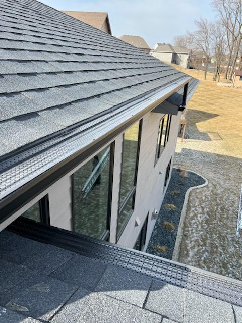 Gutters by Iowa Roofing (1)